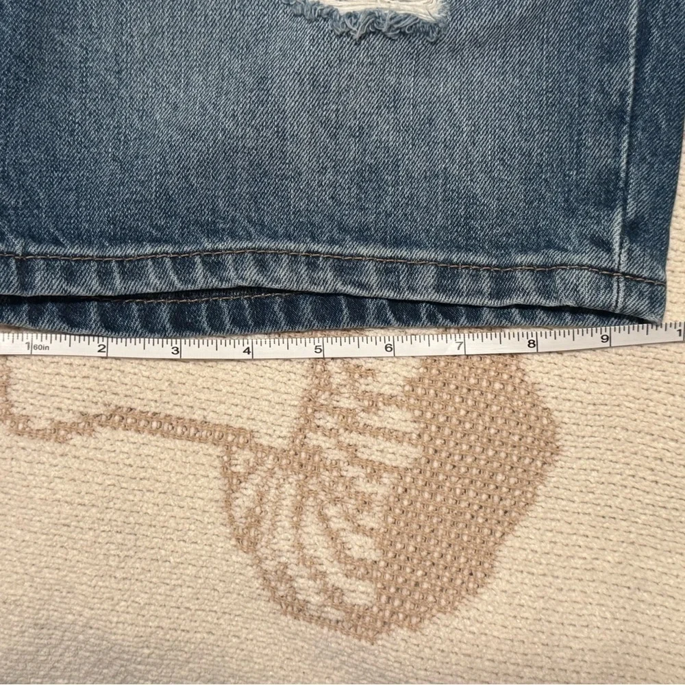 Levi's Distressed Denim Men Shorts